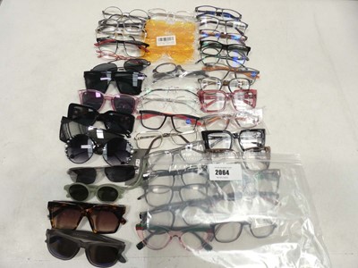 Lot 2064 - Assorted reading glasses and sunglasses