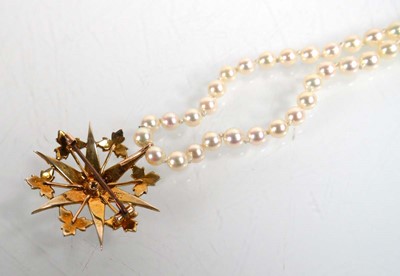 Lot 686 - A single strand cultured pearl necklace...