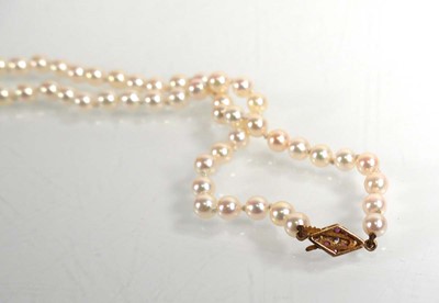 Lot 686 - A single strand cultured pearl necklace...