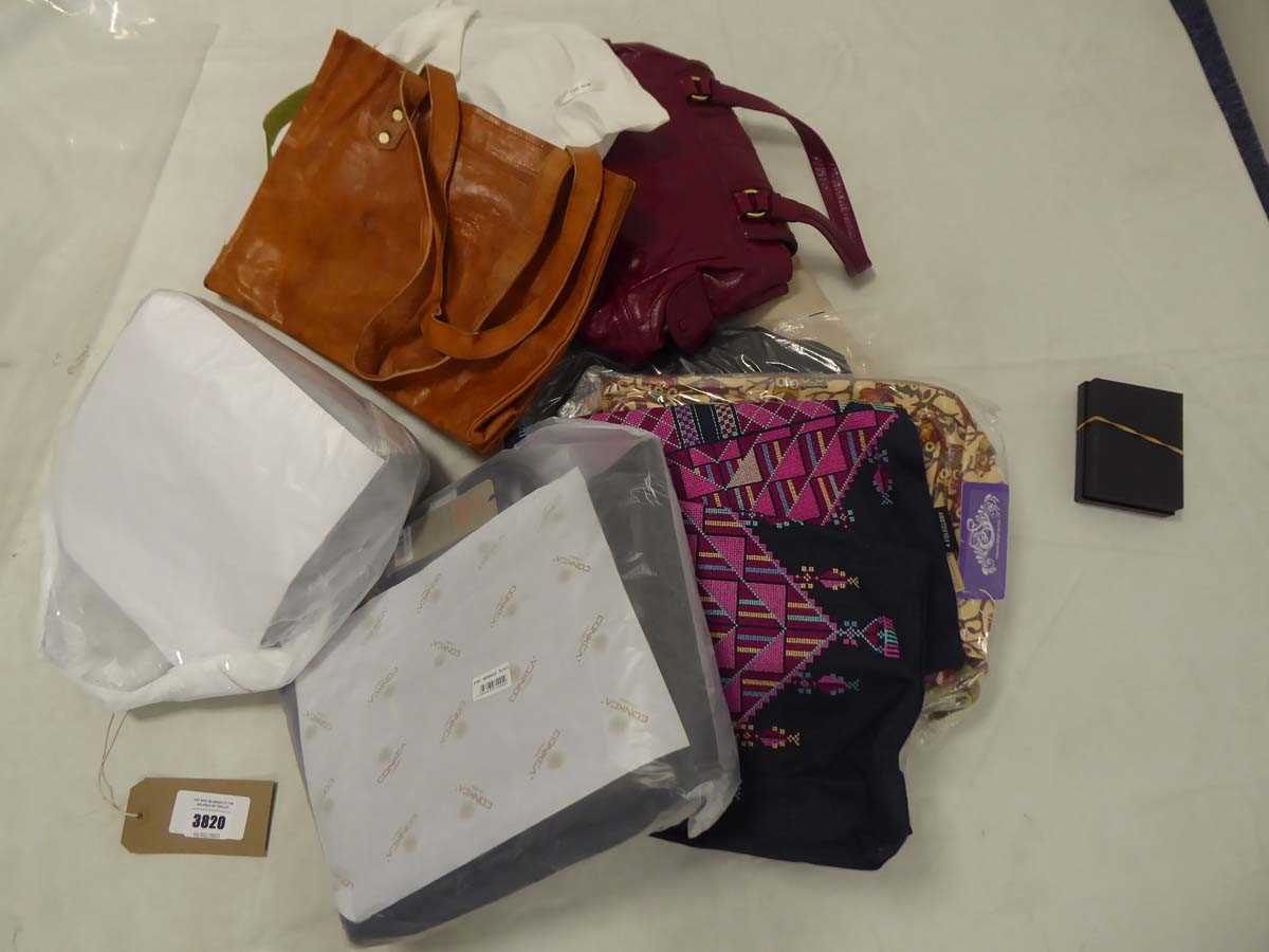 Lot 3820 - Selection of various bags