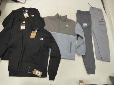 Lot Selection of The North Face clothing