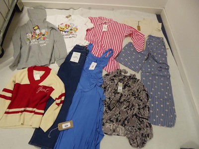 Lot Selection of clothing to include Gant, Aym,...