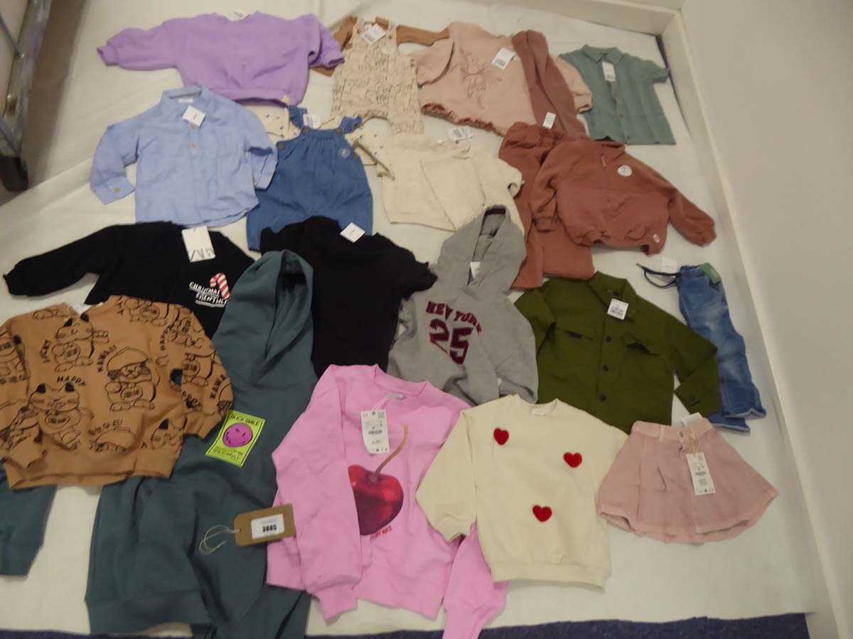 Lot 3885 - Selection of children's NEXT and Zara clothing