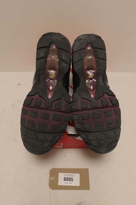 Lot 6005 - Nike Air Max 95 in black/ dark beetroot -...