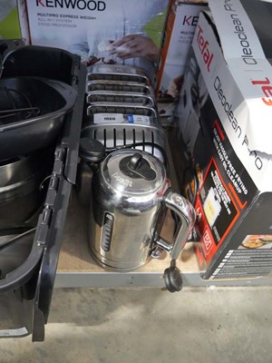 Lot 1060 - Dualit toaster with matching kettle