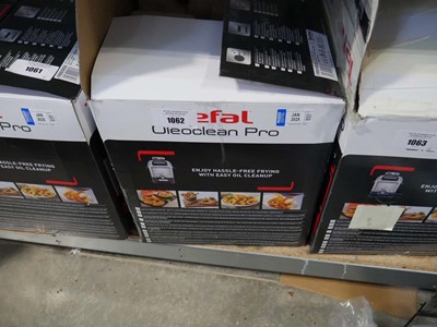 Lot 1062 - Boxed Tefal OleoClean Pro deep fryer