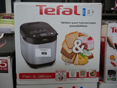 Lot 1070 - Boxed Tefal bread maker