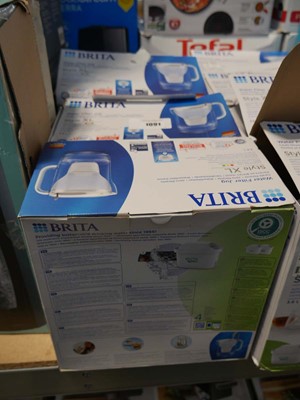 Lot 1091 - 4 boxed Brita water filter jugs