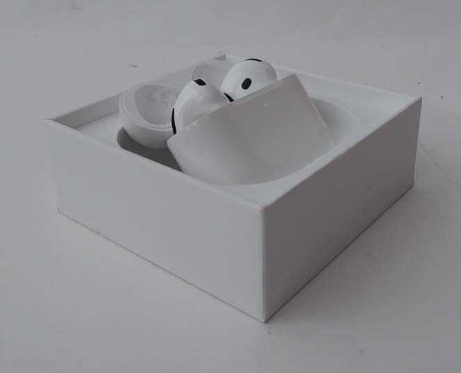 Lot 1285 - Apple AirPods 4 with Active Noise Cancellation,...