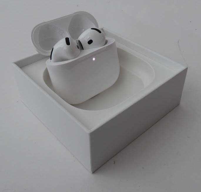 Lot Apple AirPods 4, boxed