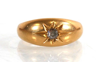 Lot 707 - An early 20th century 18ct yellow gold pinky...