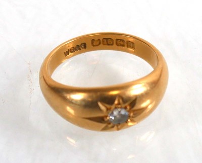 Lot 707 - An early 20th century 18ct yellow gold pinky...