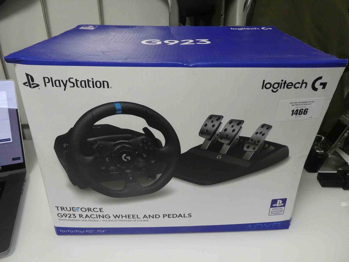 Lot Logitech Trueforce G923 Racing Wheel and Pedal...