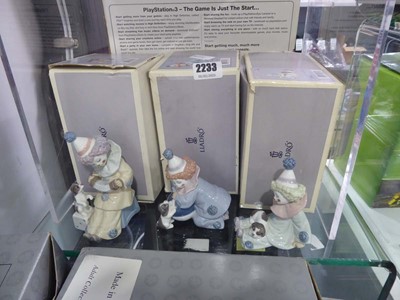 Lot 2233 - 3 boxed Lladro clowns