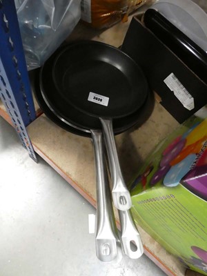 Lot 3039 - 4 Adeexa frying pans