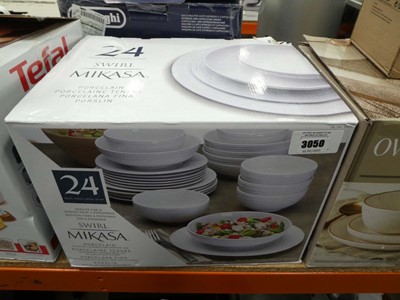 Lot 3050 - Swirl Mikasa porcelain dinner set