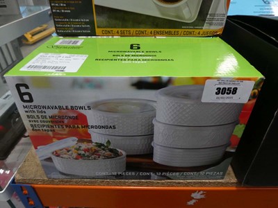 Lot 3058 - 4 boxes of microwaveable bowls and box of plates