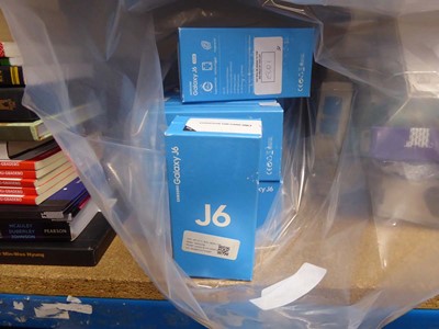 Lot 2253 - Bag of phones, for spares and repairs