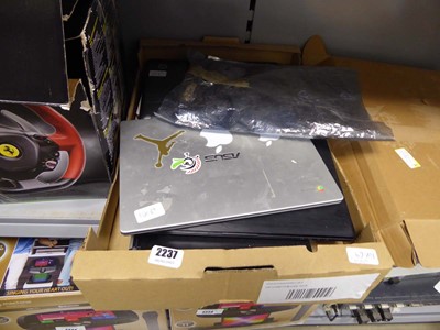 Lot 2326 - Box containing laptops for spares and repairs