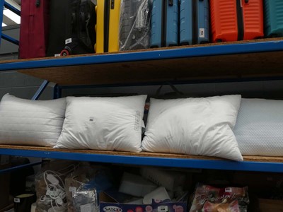 Lot 3257 - Quantity of loose pillows