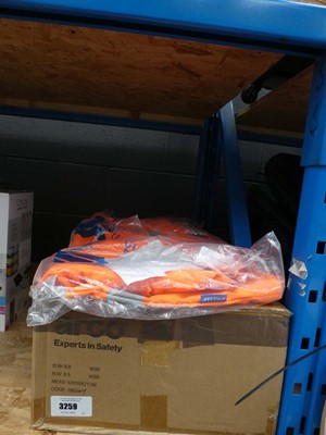 Lot 3259 - Box of hi vis safety jackets