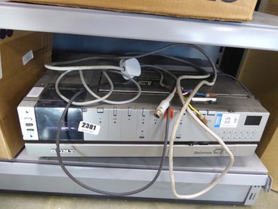 Lot 2381 - Sony Betamax player C7UB