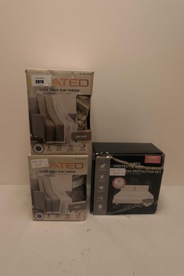 Lot 3281 - 2 heated throws and a mattress protector size...