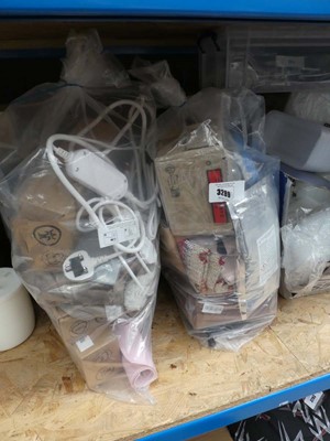 Lot 3289 - Two bags of miscellaneous household