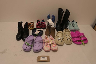 Lot 1656 - A bag containing 12 pairs of children's shoes...