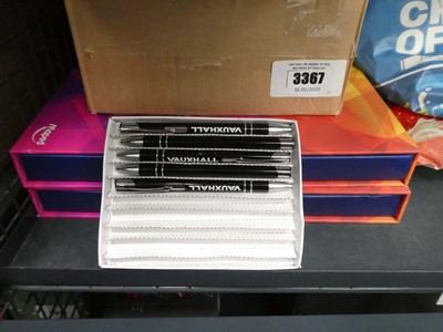 Lot 3367 - Box of pens and 2 artists sets