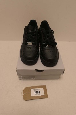 Lot 1668 - Children's Nike air force 1 LE (GS) in black...