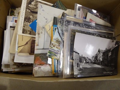 Lot 2526 - Box containing various vintage postcards