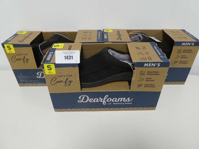 Lot 1431 - 3 boxed pairs of men's Dearfoams memory foam...