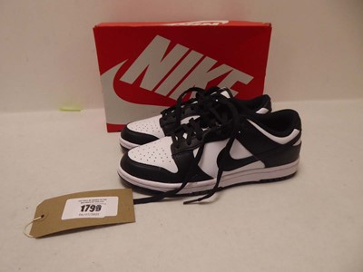 Lot 1790 - Nike Dunk Low size UK7 (boxed)