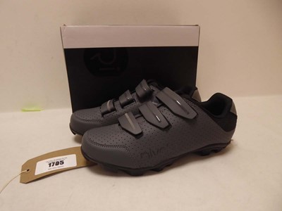 Lot 1795 - Rivelo cycling shoes in charcoal size 42 (boxed)