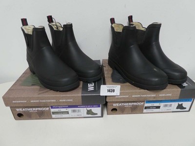 Lot 1439 - 2 boxed pairs of women's Weatherproof Ava...