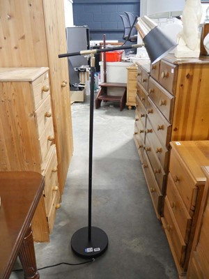 Lot 1535 - Free standing floor lamp