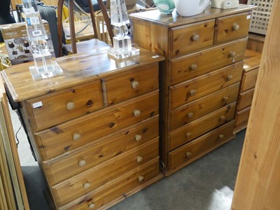 Lot 1539 - Pine bedroom suite comprising a chest of 2...