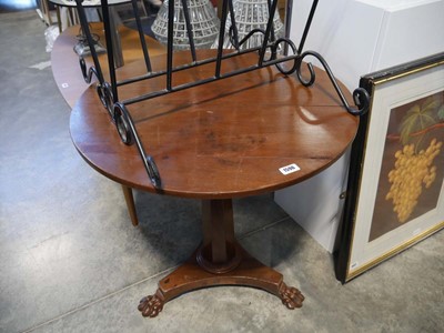 Lot 1596 - Circular mahogany tilt top table