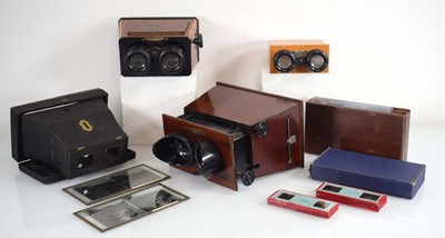 Lot 55 - An early 20th century French stereoscopic...