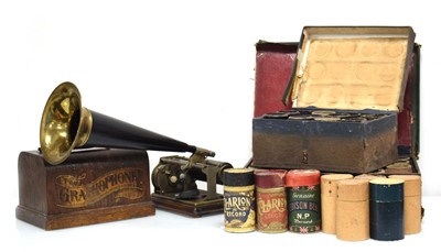 Lot 60 - An American 'The Graphophone' Type Q portable...