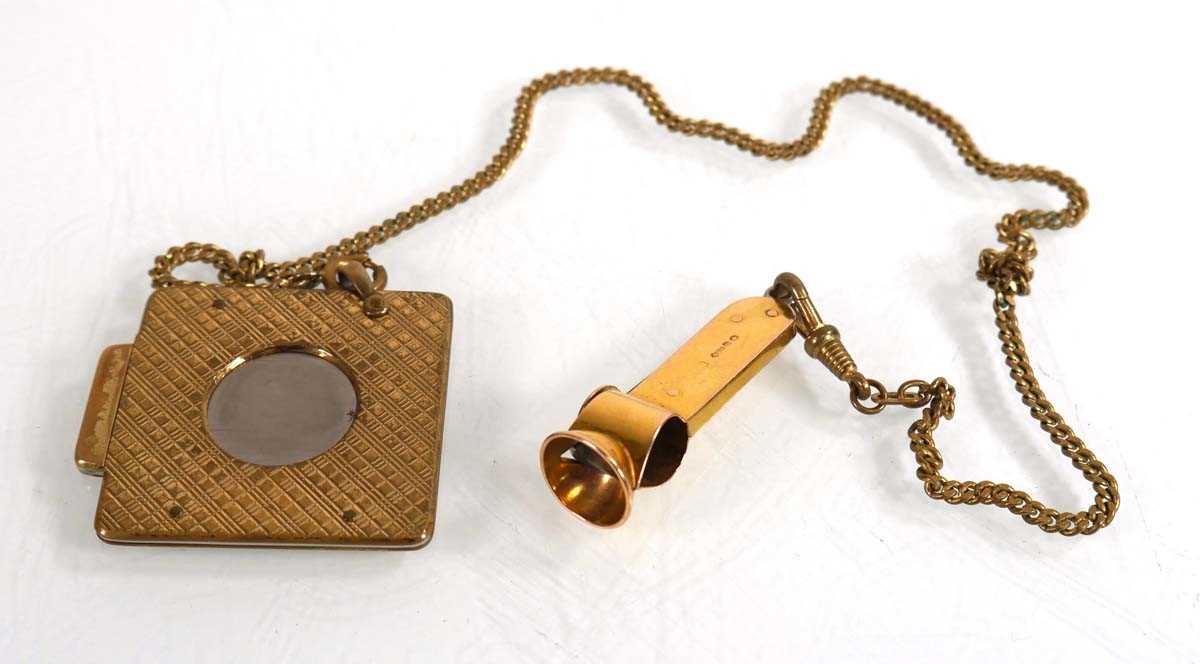 Lot 846 - A 9ct yellow gold cigar cutter, London 1919, l....