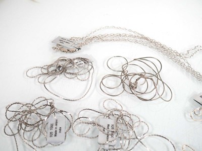 Lot 877 - A quantity of modern silver jewellery...