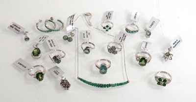 Lot 892 - A quantity of modern silver jewellery...