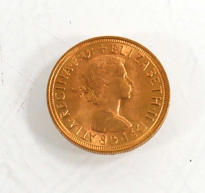 Lot 986 - A sovereign dated 1957