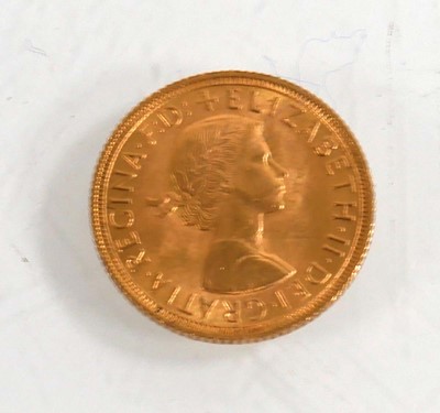 Lot 987 - A sovereign dated 1958