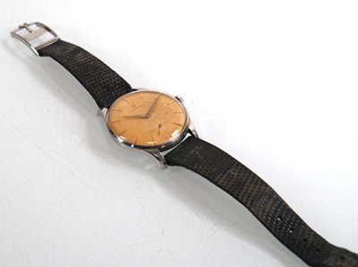 Lot 402 - A gentleman's stainless steel wristwatch by...