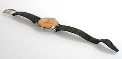 Lot 402 - A gentleman's stainless steel wristwatch by...