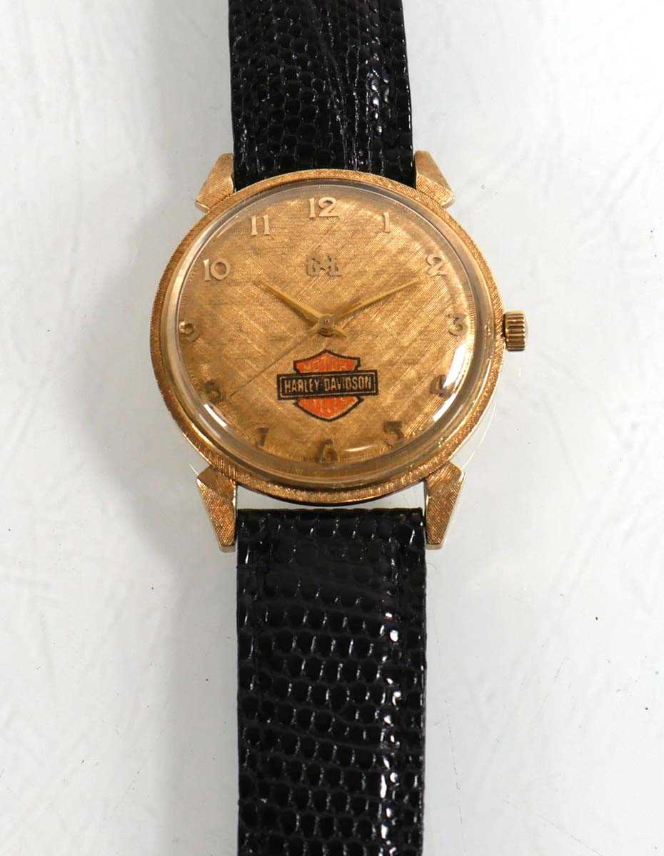 Lot 406 - A gentleman's 14ct yellow gold wristwatch by...