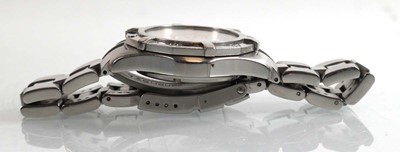 Lot 412 - A gentleman's stainless steel automatic...